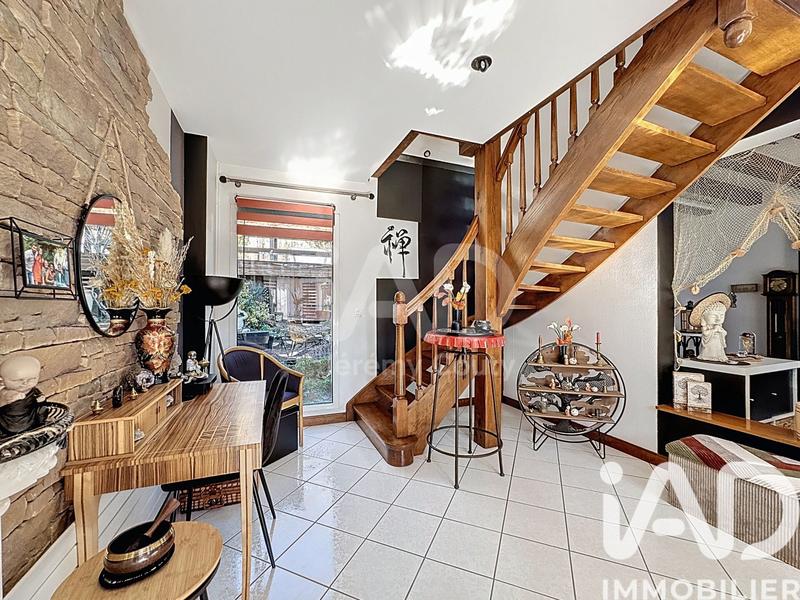 Maison - 201 m² - 9 pièces