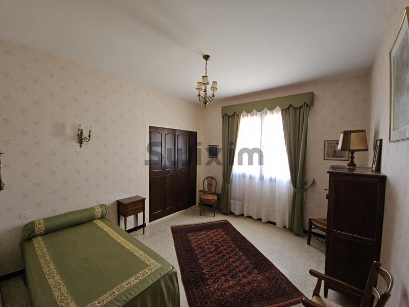 Villa - 267 m² - 11 pièces