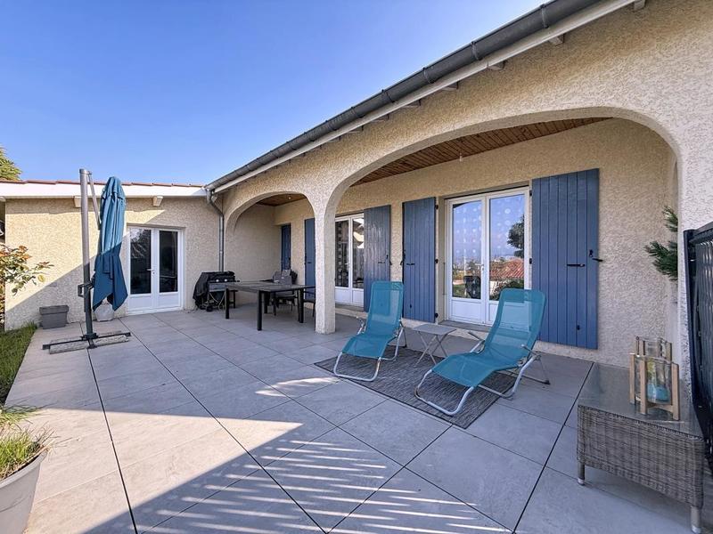 Maison - 230 m² - 5 pièces