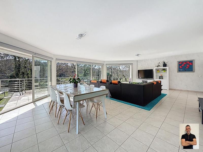 Maison - 185 m² - 5 pièces