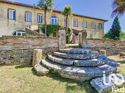 Maison - 415 m² - 15 pièces