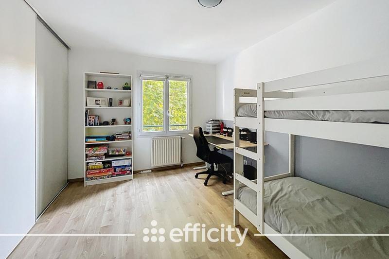 Appartement - 82 m² - 4 pièces