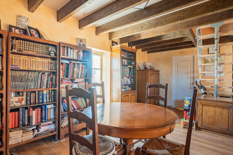 Local commercial - 158 m² - 5 pièces