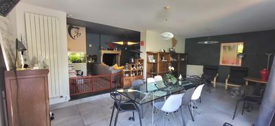 Propriété - 240 m² - 9 pièces