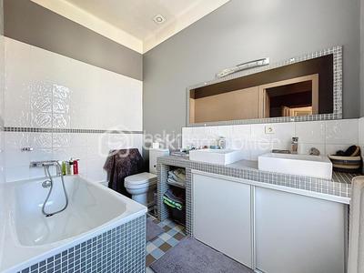 Maison - 146 m² - 5 pièces