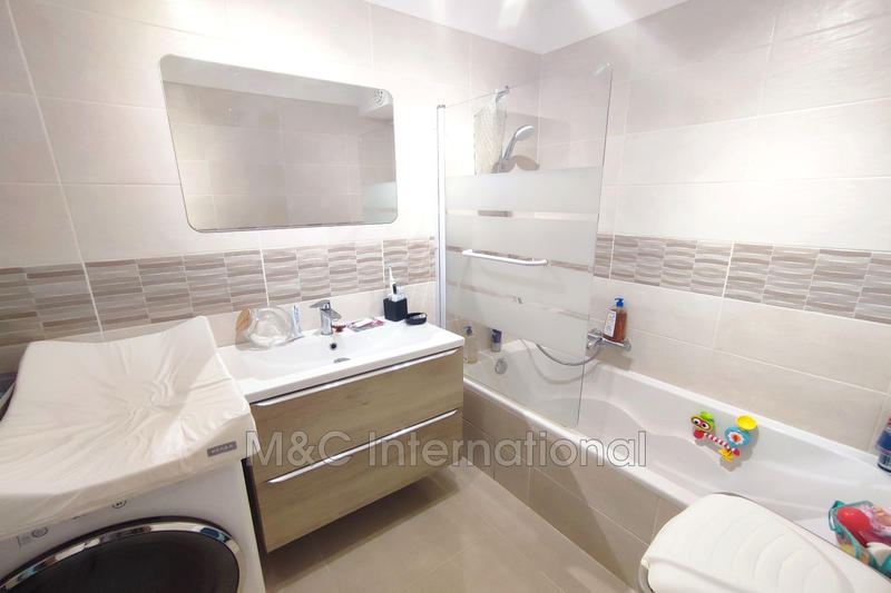 Appartement - 90 m² - 4 pièces