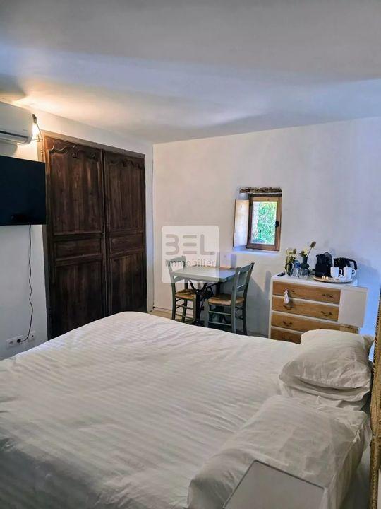 Mas - 245 m² - 9 pièces