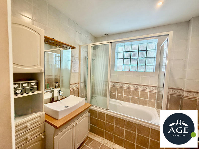 Maison - 174 m² - 7 pièces