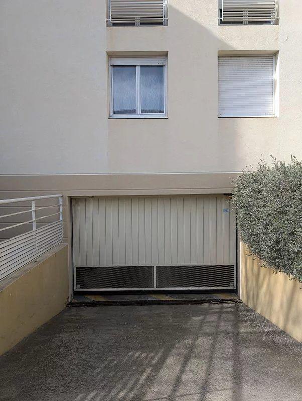 Parking / Garage - 16 m²