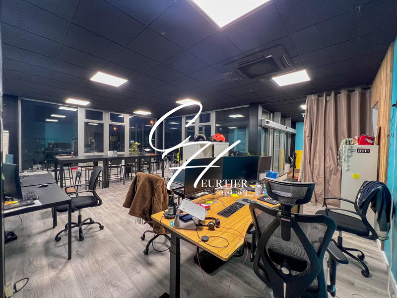 Local commercial - 192 m² - 5 pièces