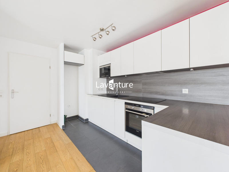 Appartement - 96 m² - 5 pièces