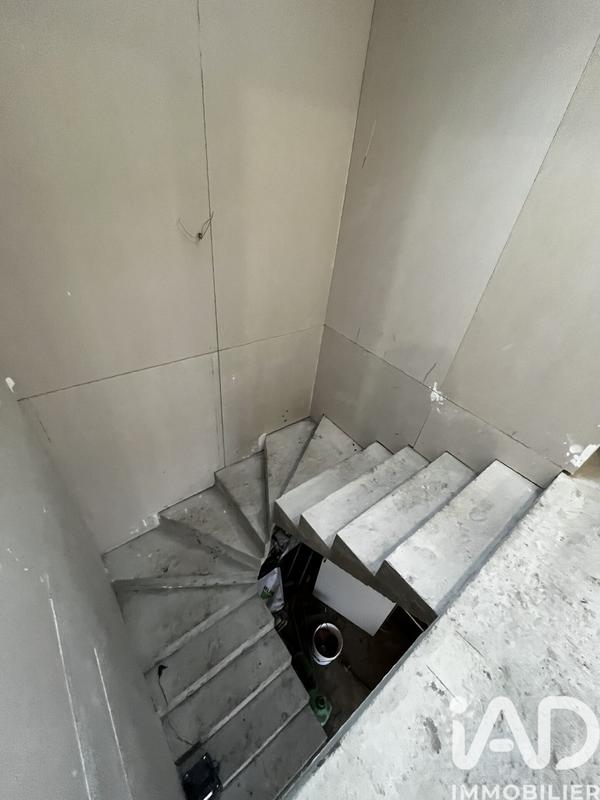 Maison - 80 m² - 5 pièces