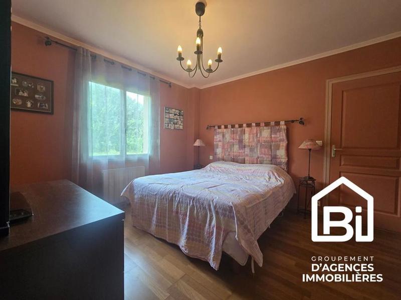 Maison - 218 m² - 8 pièces