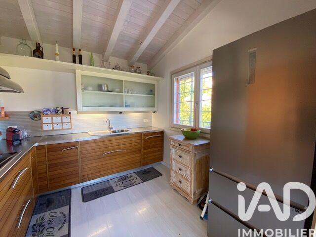 Maison - 219 m² - 7 pièces