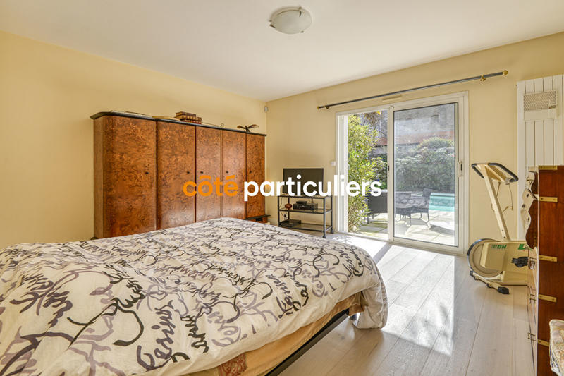 Maison - 268 m² - 10 pièces