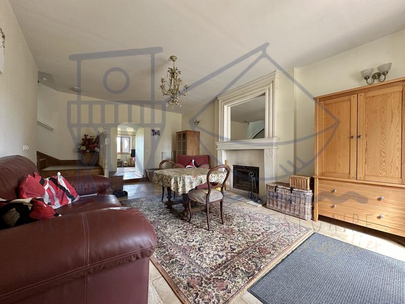 Maison ancienne - 387 m² - 8 pièces