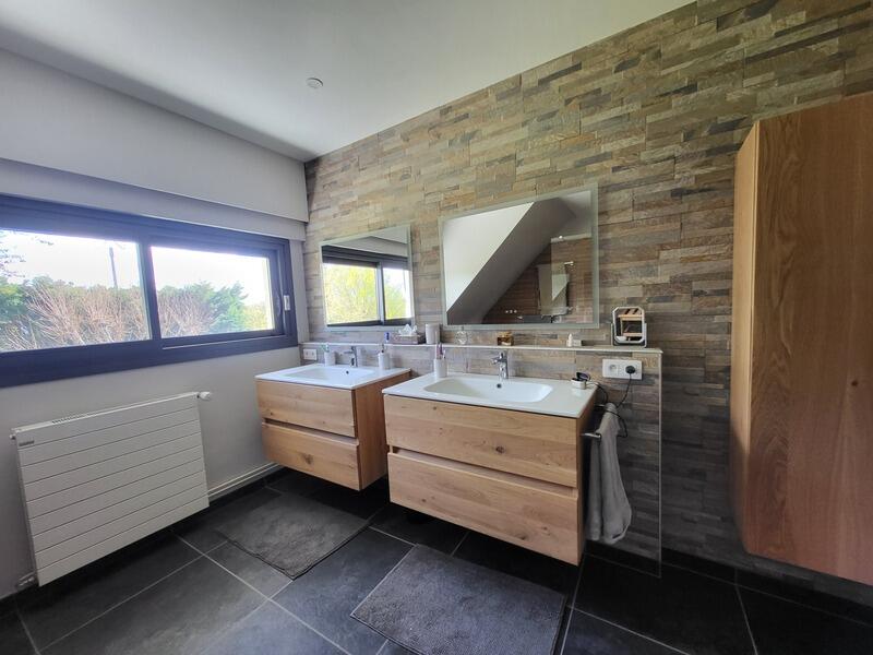 Maison - 185 m² - 6 pièces