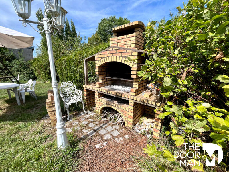 Maison - 202 m² - 8 pièces