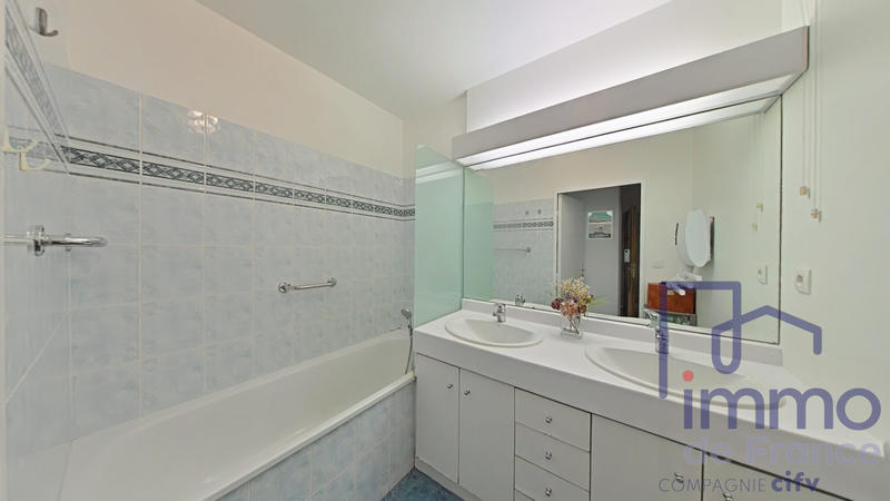 Appartement - 87 m² - 4 pièces