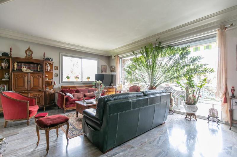 Propriété - 212 m² - 7 pièces