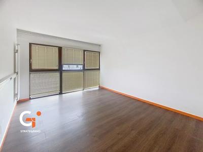 Local commercial - 238 m² - 9 pièces