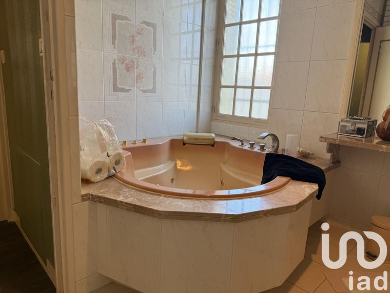 Maison - 182 m² - 7 pièces