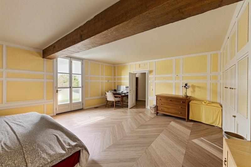 Maison - 484 m² - 12 pièces