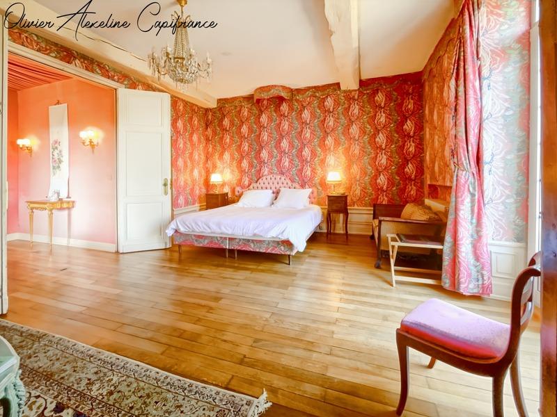 Maison - 500 m² - 16 pièces