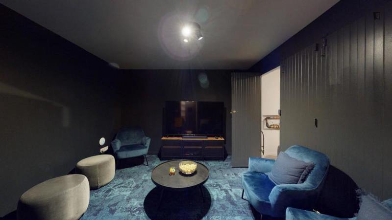 Chambre - 11 m² - 14 pièces