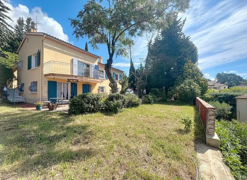 Maison traditionnelle - 129 m² - 5 pièces