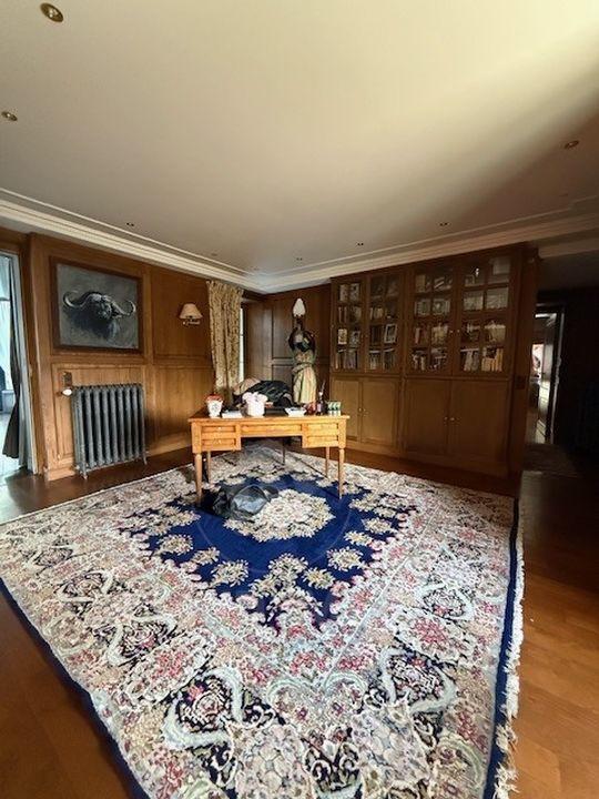 Demeure - 710 m² - 15 pièces