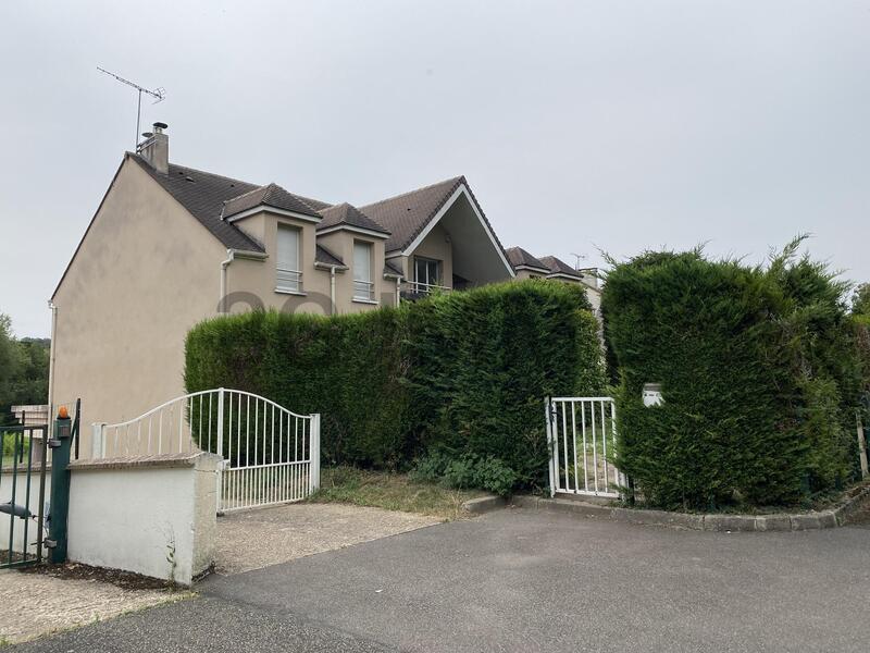 Propriété - 360 m² - 8 pièces