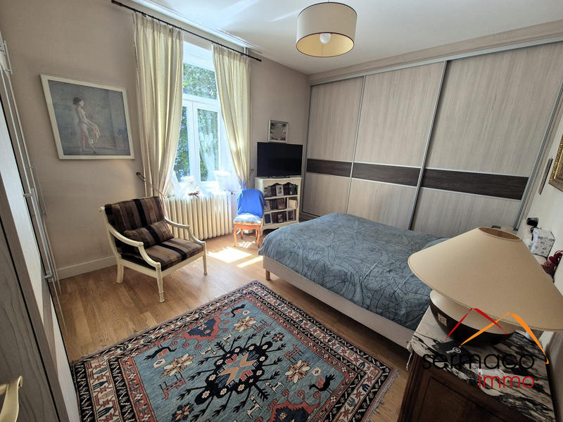 Maison - 334 m² - 14 pièces