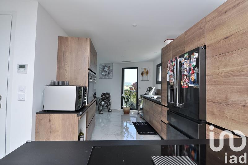 Maison - 246 m² - 5 pièces