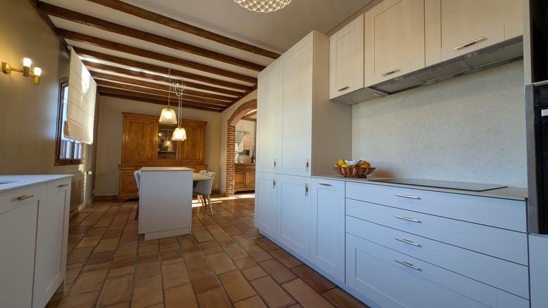 Maison - 182 m² - 6 pièces