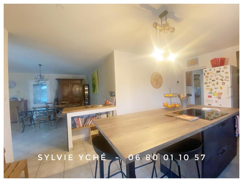 Villa - 152 m² - 6 pièces