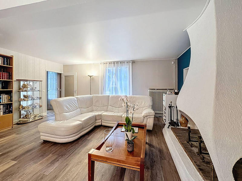 Maison - 182 m² - 8 pièces