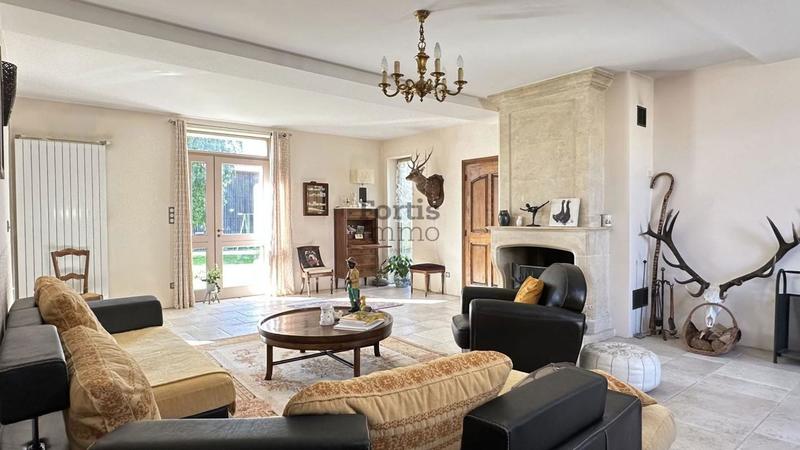 Corps de ferme - 407 m² - 11 pièces