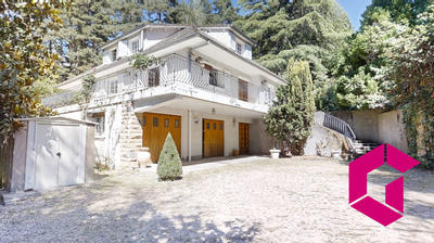 Villa - 172 m² - 8 pièces