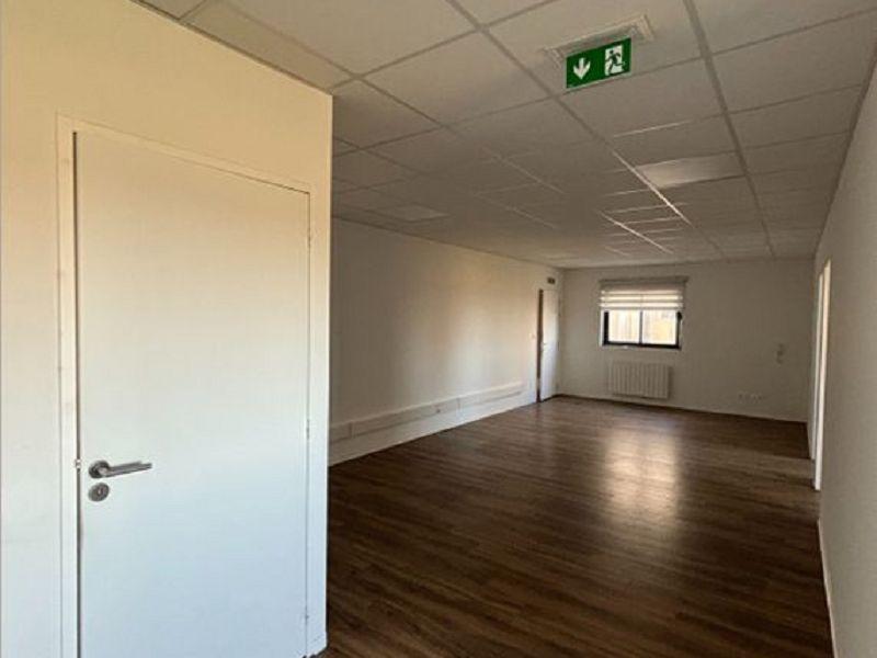 Local commercial - 104 m² - 1 pièce