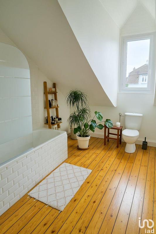 Maison - 90 m² - 4 pièces