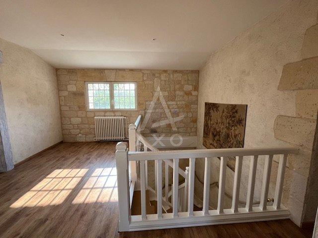 Maison - 250 m² - 6 pièces