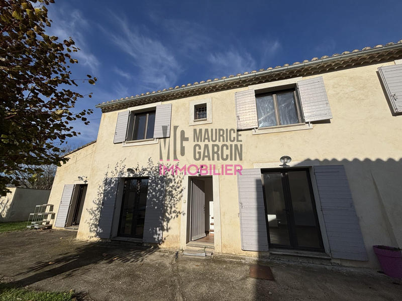 Maison - 202 m² - 7 pièces