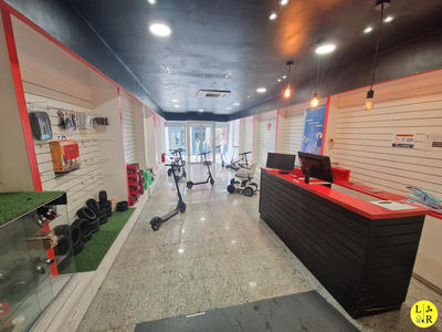 Local commercial - 341 m²