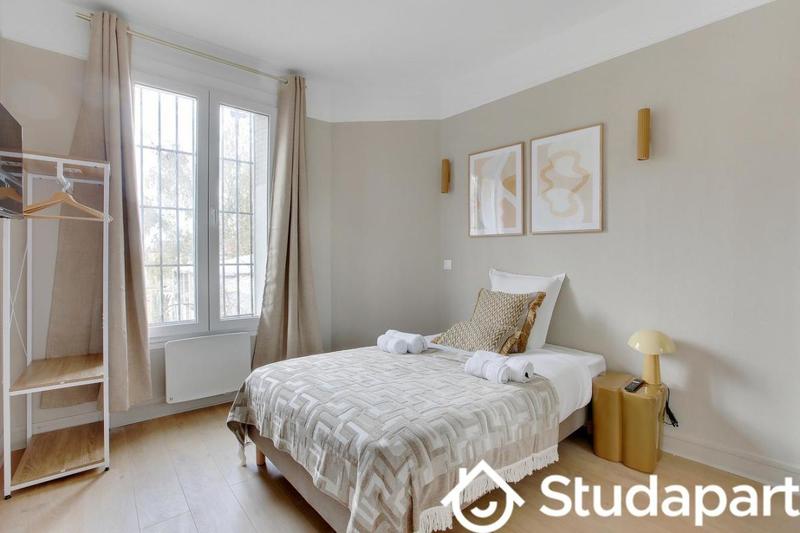 Chambre - 11 m² - 1 pièce