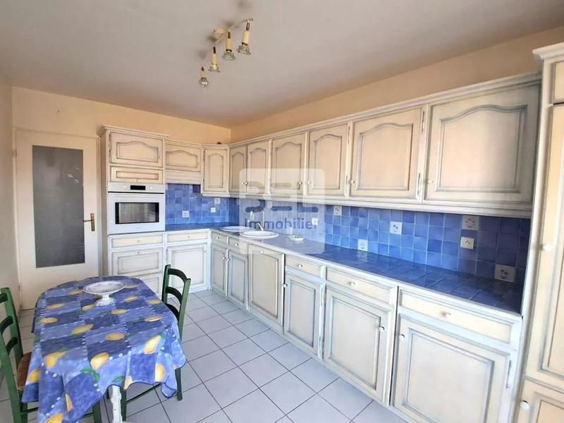 Appartement - 81 m² - 3 pièces