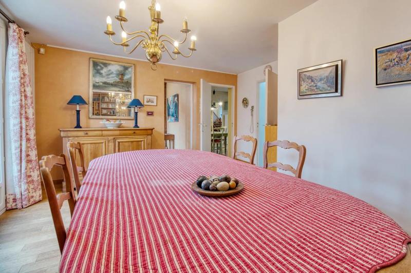 Maison - 196 m² - 7 pièces