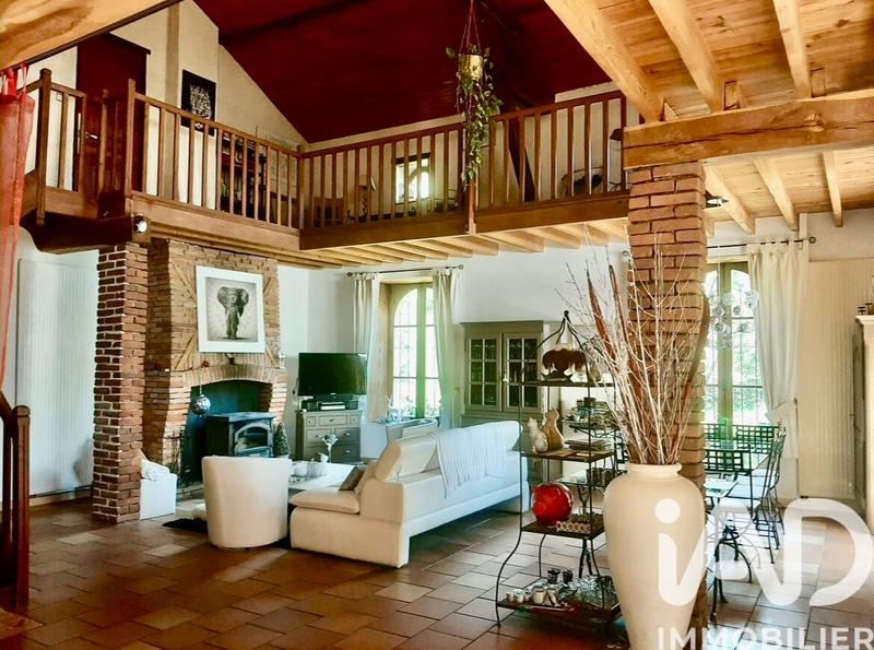 Maison - 200 m² - 7 pièces