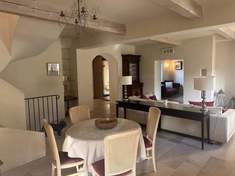 Maison traditionnelle - 180 m² - 6 pièces