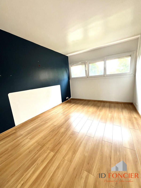 Appartement - 90 m² - 5 pièces